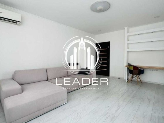 1 к. Урловская, м. Позняки - Осокорки. Торг! Київ