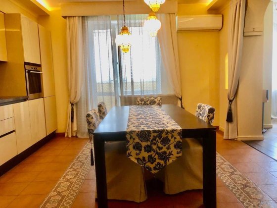 Дизайнерская  2-х комн. квартира. СВОБОДНА.ЗАХОДИ И ЖИВИ! м. "Позняки" Киев