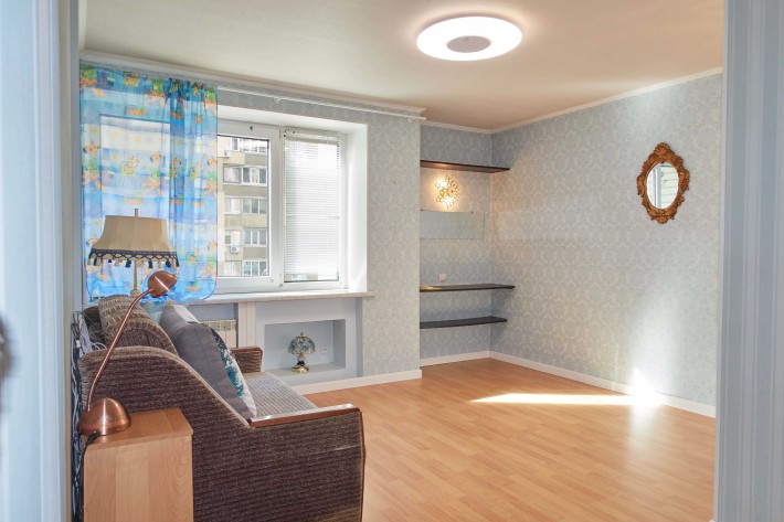 2к. 61м. ул. Антоновича 91/14, угол Лабораторная. Кирпичный. - фото 1