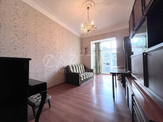 УВАГА Унікальна квартира Елітна СТАЛІНКА Олімпійська Центр біля метро Киев