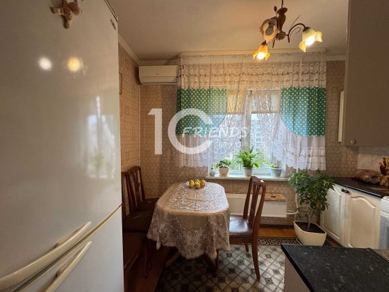 Затишна трикімнатна квартира по просп.Червоної Калини, 79 Київ