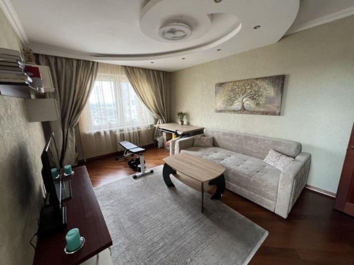 Простора 2-кімнатна квартира 73 м² з якісним ремонтом ЖК Троєщина - фото 1