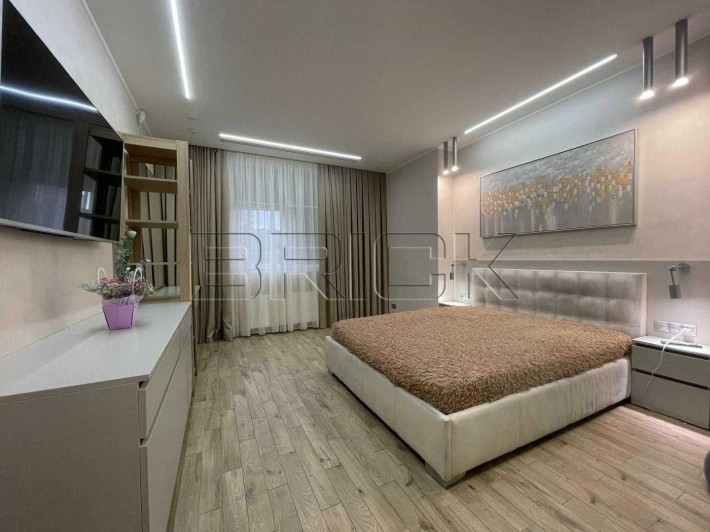 ЖК Французький квартал, центр, Вул Василя Тютюнника 53, м Либідська - фото 1