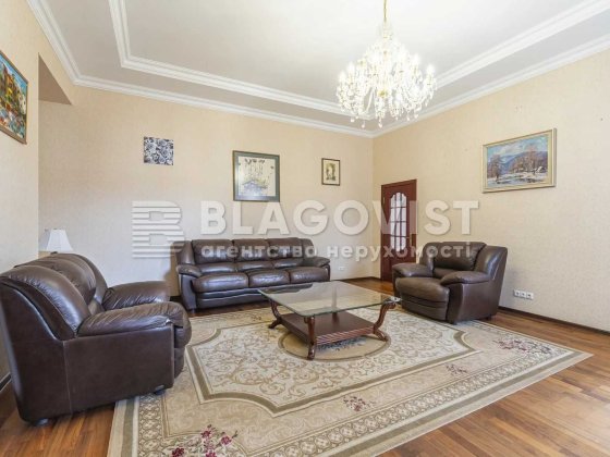 Продаж 4кім.Хрещатик 15Пасаж.ст.М Хрещатик та ст.М Майдан Незалежності Киев