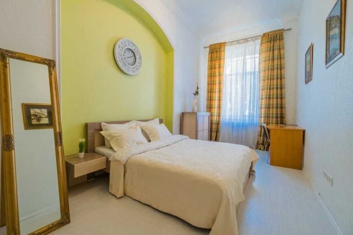 Продаж 2-к Квартири Еспланадна вул. 2 Центр Бессарабська площа - фото 1