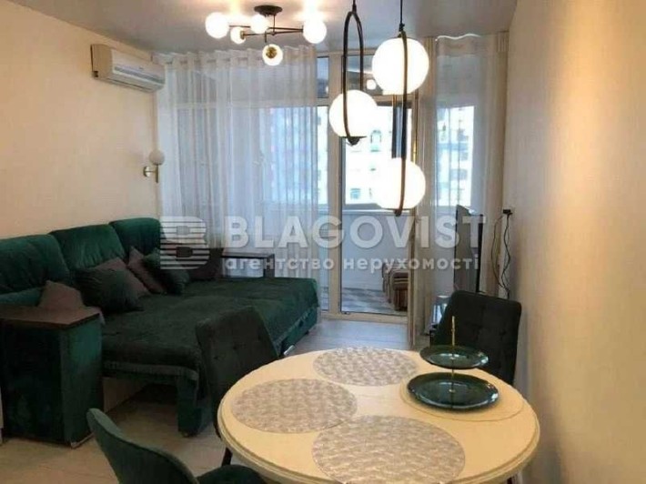 Продаж квартири Сверстюка Євгена ,6а Лівобережна Галактика - фото 1