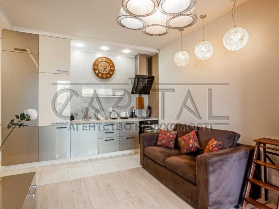 Продаж квартири, вул. Лаврська, Печерськ, Арсенальна Киев