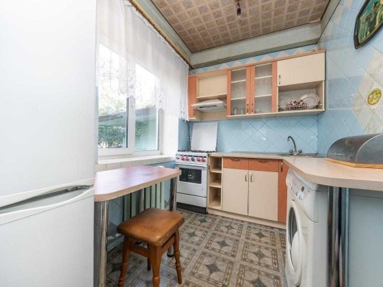 Продам 3-х кімнатну проспект  Тичини, 11 Київ