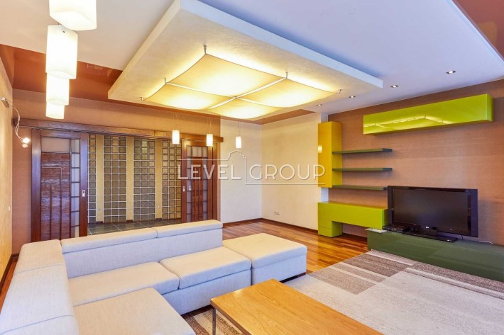 Чотирикімнатна квартира класу Люкс біля метро Печерська, ремонт - фото 1