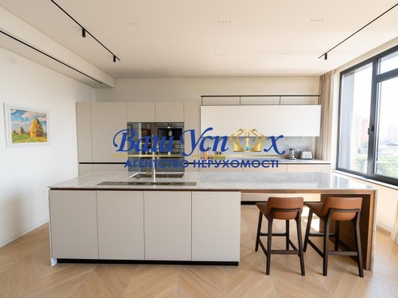 Продаж  4 кIм з ремонтом ЖК Tetris Hall  вул. Івана Федорова 2а Київ