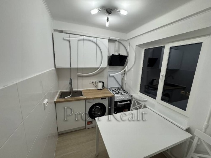 Продаж 3 кімн. квартири біля метро Оболонь, оболонська набережна - фото 1