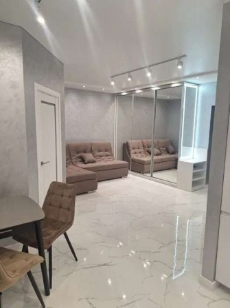 Продаж 1-к квартири Харківське шосе 190 - фото 1