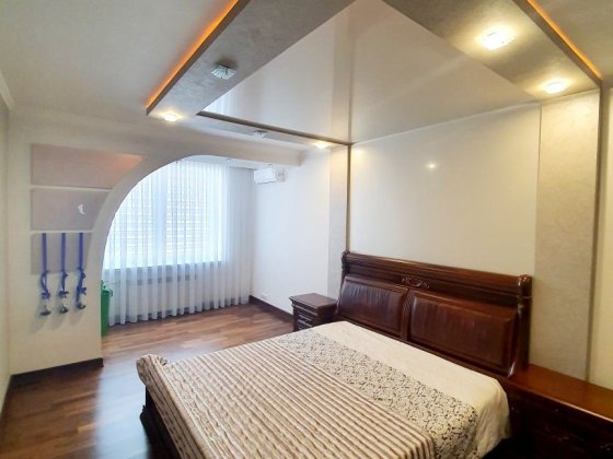 Продаж 3к квартири Троєщина, вул. О. Екстер Киев