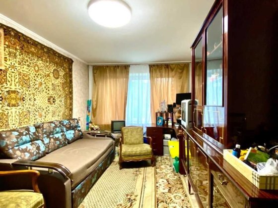 м Дарниця, Солов'яненка 4, продаж 3к квартири,не високий поверх ! Київ