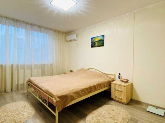 Продажа квартиры ул. Вишняковская, 4, м. Харьковская 10 мин. Позняки. Киев