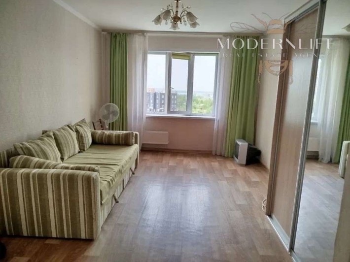 Продаж 3к квартири вул. Милославська 31 - фото 1