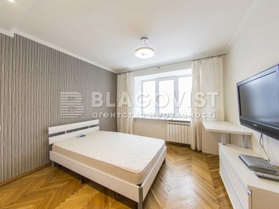 Продаж 3-к кв. 71м2, Печерськ, м. Кловська, вул. Мечникова Киев