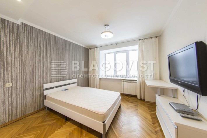 Продаж 3-к кв. 71м2, Печерськ, м. Кловська, вул. Мечникова - фото 1