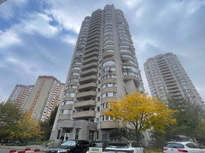 Продам 3 кім  на Позняках, вул. Урлівська, буд.21а - фото 1