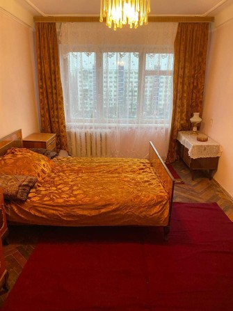 продам  2 кімнатну метро Чернігівська. - фото 1