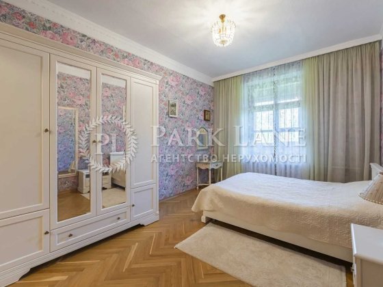 Велика 5-кімнатна квартира на Джона Маккейна - серце Печерська Киев