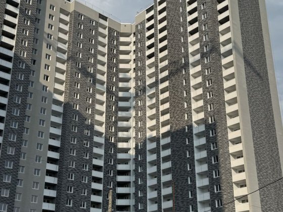 Реальна квартира в 1 домі! Електротехнічна 43. Киев