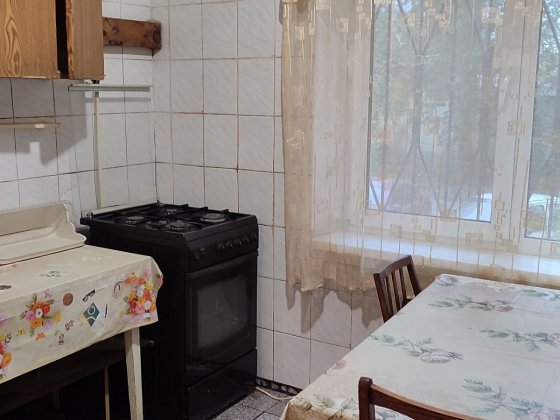 Продам трикімнатну квартиру, вул. Луценко  9 Київ