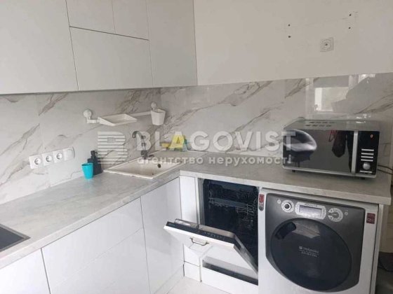 Продаємо 3 кім квартиру з якісним сучасним ремонтом Милославська, 3, Киев