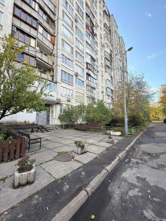 Продам 2-к квартиру 45 м2 на Русановке, м.Левобережная, газ плита, БПС - фото 1