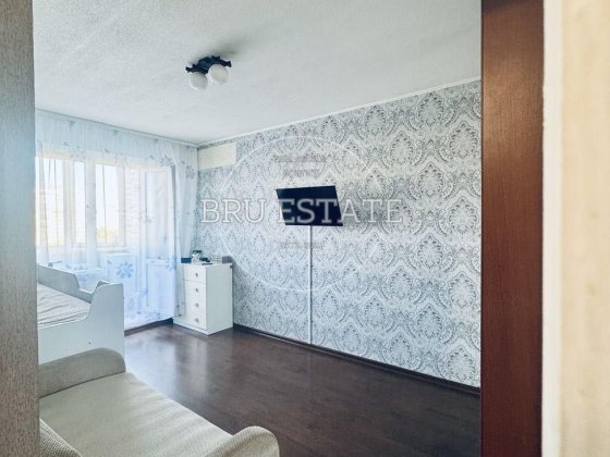 Продаж 1 к квартири Райдужний масив Ремонт Київ