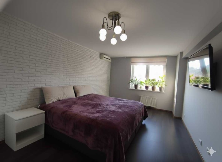 Продаж 4-к квартири вул. Раїси Окіпної 4. 5 поверх метро 3 хвилини. - фото 1