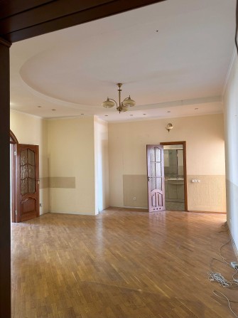 Квартира біля метро - фото 1