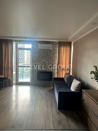 Продам 1-к студію з ремонтом в ЖК Зарічний, вул.Осокорська,2а - фото 1