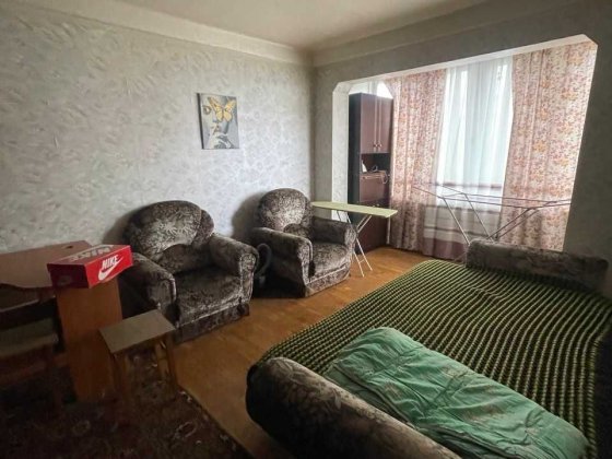 продається однокімнатна квартира,метро Лісова 25 хвилин пішки. Київ