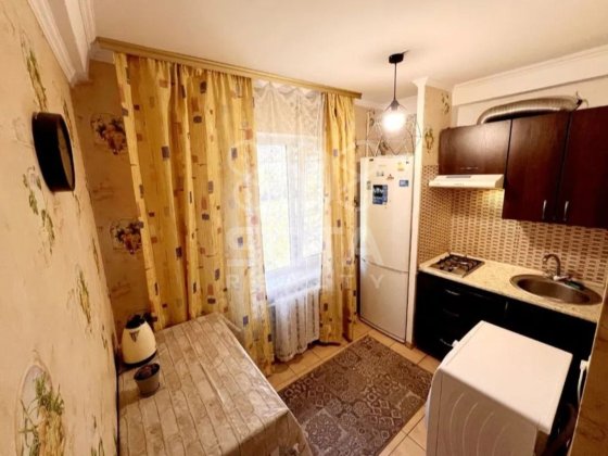 Затишна 1к квартира, вул. Мілютенко 24, метро Лісова Киев