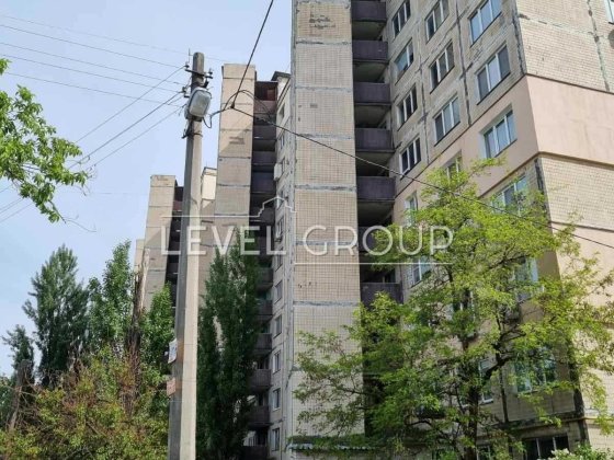 3к квартира під ремонт! Левка Лук'яненка 2б, м. Мінська 10хв пішки Київ