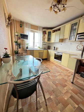 Продам 2-кімн. квартиру 74кв.м по вул. Милославська, 45 - фото 1