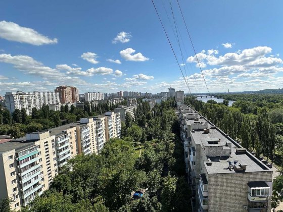 Продам 2-к квартиру на Русановском бульваре 9, м. Левобережная! Киев