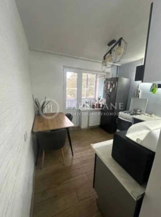 Оболонь Продаж 3к квартири з ремонтом 2й поверх Архипенка 10б - фото 1