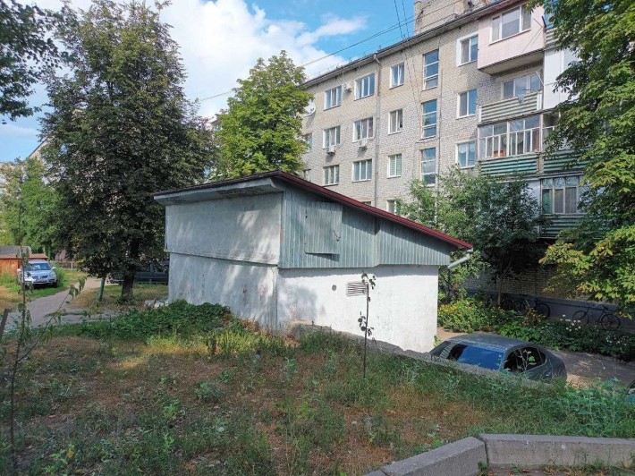 Гараж капитальный в самом центре, возле Праги. - фото 1