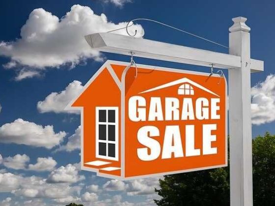 Продам добрий гараж в центрі міста з торгом.