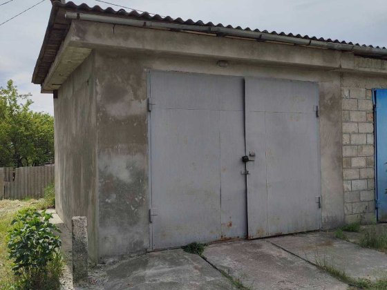 Капітальний великий гараж в центрі міста Ізюм Ізюм