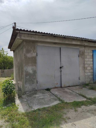 Капітальний великий гараж в центрі міста Ізюм - фото 1