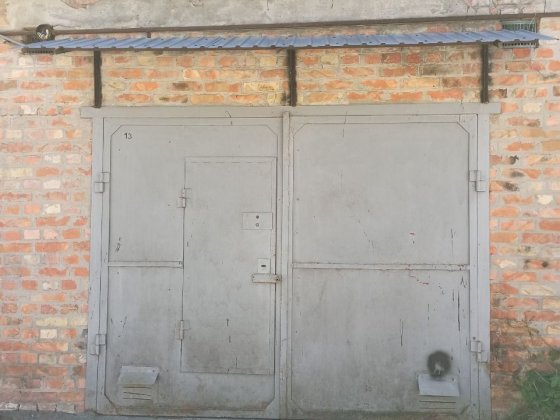 Продаю цегляний гараж Канев