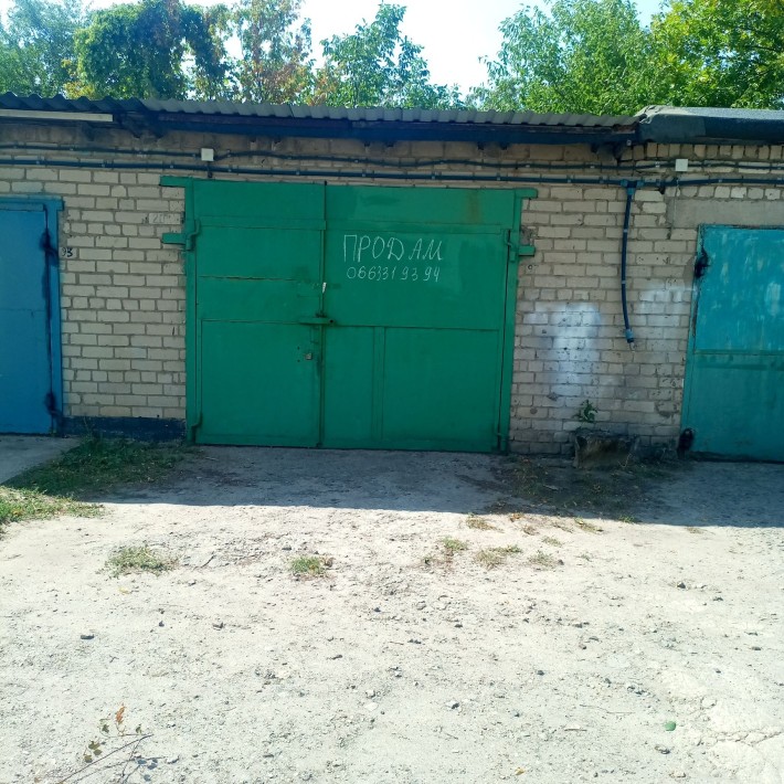 Гараж знаходиться район Полегон - фото 1