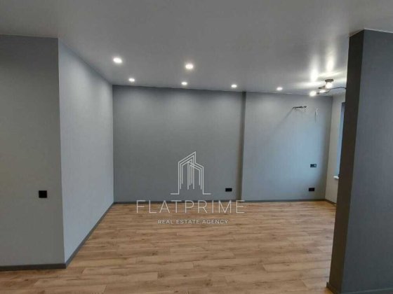 Метрополіс, 2 будинок, 3 й поверх, з ремонтом, готовий бізнес. 42 м.