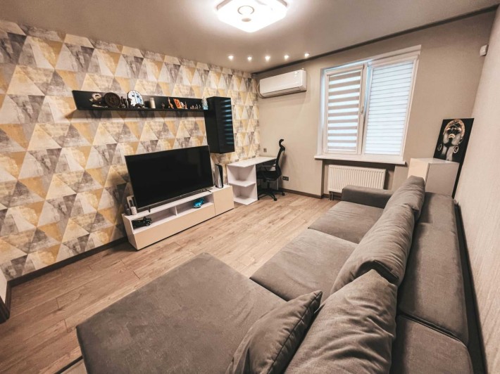 Стильна та затишна 2-кімнатна квартира вул. Анни Ахматової 15 - фото 1