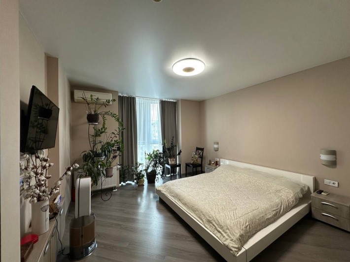 Простора та затишна 3-к квартира з кісним ремонтом ЖК Позняки 4-А - фото 1