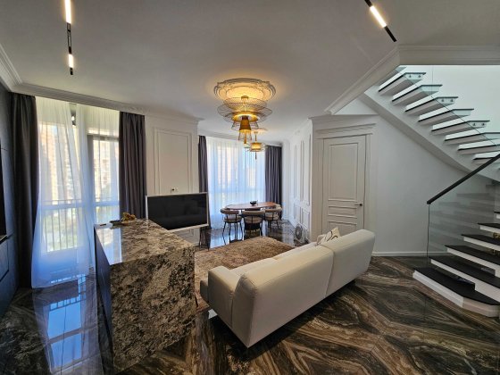 Продам 3-к квартиру ремонтом та терасою в новом комплексі на Печерську Київ