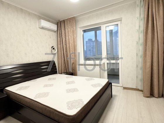 3 кімнатна квартира Троєщина Каштанова метро Почайна Чернігівська Київ